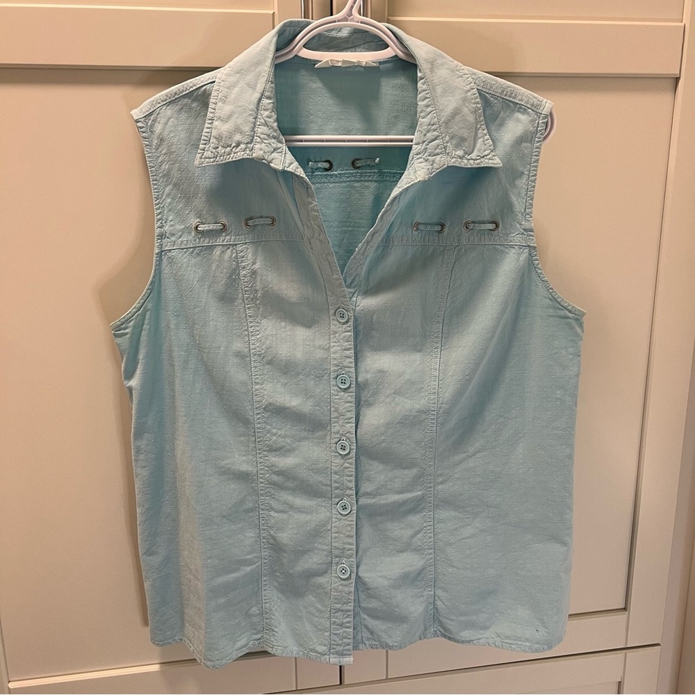 Vintage TRADITION Country Collection Light Blue Sleeveless Button Down Shirt